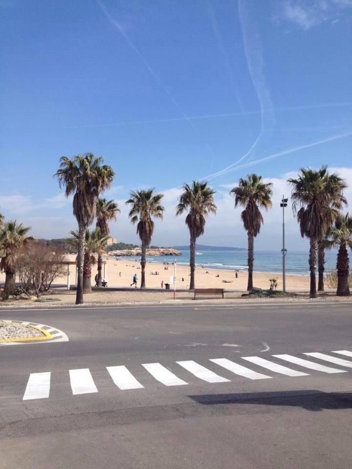 Apartment In Front Of Arrabassada Beach 塔拉戈纳 外观 照片